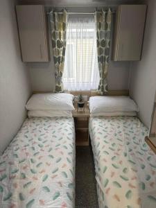 Caravan Meg 3 bed robin holiday