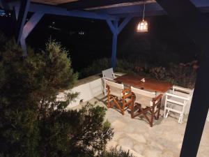 Milos Pollonia Apartment