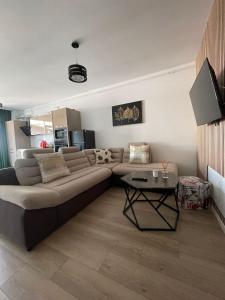 Smile - BrandNew Apart with FreeUndergroundParking, large Balcony, near Shopping Centers