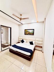 7 Seas Hotel