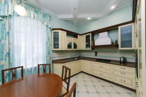 Михайлівска 15 5к