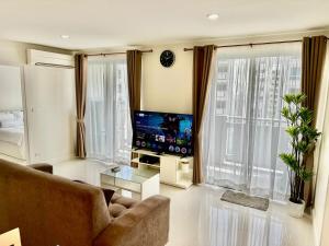 Cozy 2 Bedroom Seaside Escape