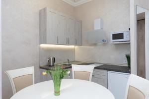 Видова на Майдані, Бориса Гринченко 2