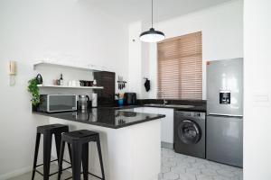 Muizenberg Coastal Hideaway by Surfers Corner