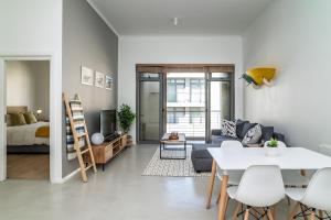 Muizenberg Coastal Hideaway by Surfers Corner