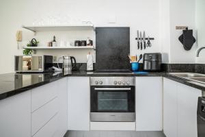 Muizenberg Coastal Hideaway by Surfers Corner