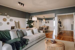 Galera - 2 bedrooms, pool and gym in Lapa