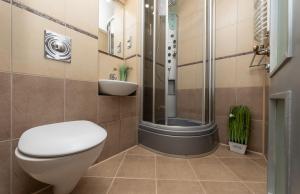 Maidan, Khreschatyk 4 Orange