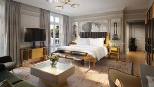 Mandarin Hyde Park room room in Mandarin Oriental Hyde Park London