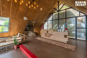 StayVista at tatvam-Mountain views & EV Station