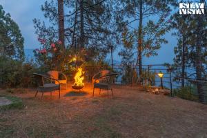 StayVista at tatvam-Mountain views & EV Station