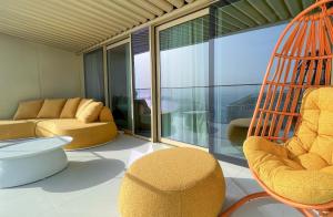 Elite LUX Holiday Homes - Beachfront 1BR Oasis Stunning Views By Elie Saab
