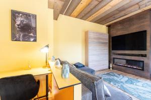 Appartement avec piscine & terrasse vue montagne