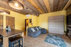 Appartements Appartement avec piscine & terrasse vue montagne : photos des chambres