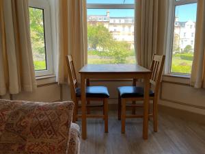 The Hutchinson Apartments