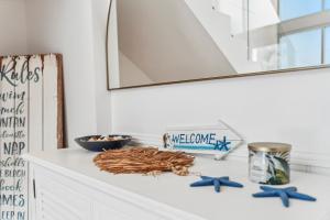 Luxury Six bed room Canal House!