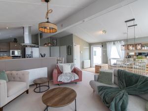 Pass the Keys Cozy 2-Bed Lodge by the Sea – Whitley Bay Retreat
