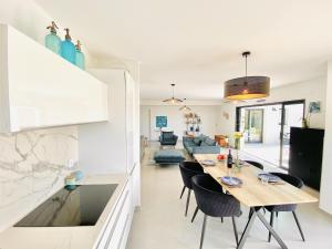 Villas La Dolce Vita entre plages & villages de pecheurs : photos des chambres