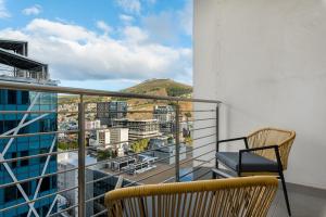 Luxury 16 on Bree Apartments