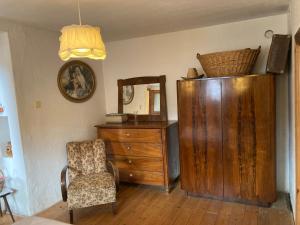 Retro chalupa pro denní pohodu a večerní klid