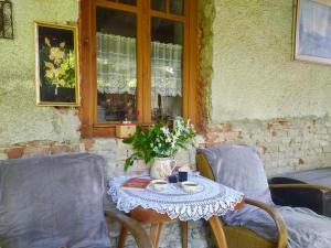 Retro chalupa pro denní pohodu a večerní klid