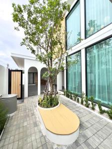 Modern Tropical Villa with Private Pool