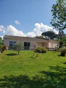 Villa privée au calme avec gand jardin et terrasse