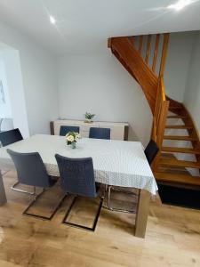 A 1min a pied de la plage Petit fort Philippe