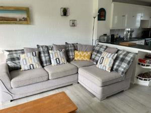 2 Bed Cottage Sleeps 5 - Pets Allowed