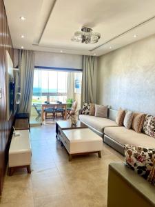 H2O Apartment with sea view & pool