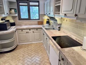 Beachside Bliss, Modern Stay 1 Min from the Sea in Sarımsaklı Ayvalik