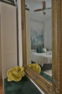 VLAD HOUSE, CLOSE THE COLOSSEUM