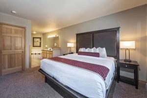 Grand Timber Lodge 1 Bedroom Ski In, Ski Out Condo