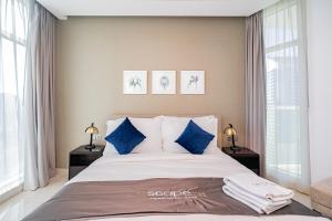 Escape24 Stylish 2BR Apartment at Damac Maison Privé, Business Bay with Canal View