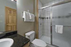 Grand Timber Lodge 3 Bedroom Ski In, Ski Out Condo