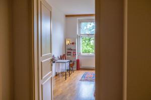 Sunny Room by the river in a Shared Apartment