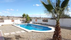 VILLA con piscina privada, a 35 km de las playas, vistas a la montaña, WIFI