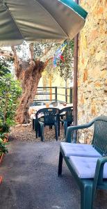 Antica casa in pietra vista mare