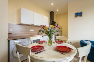 Maisons de vacances Lakme - 2min a pied de la Plage : photos des chambres