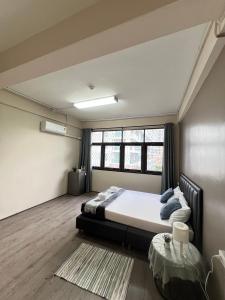 Grand riverine views