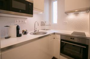 Chain Bridge Studio Apartment