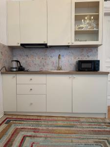 Cozy Apartment in Old Town Tbilisi