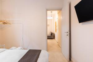 F & B Collection - Flat for 5