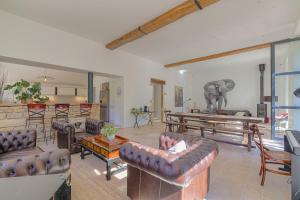 B&B / Chambres d'hotes Chambre Comfort - Ancien Cuvage des Pierres Doree : photos des chambres