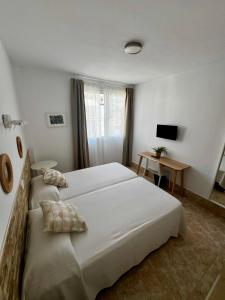 Twin Room room in Hostal Residencia Cardona