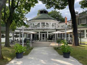 Hotel Ostrov