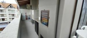 Cobertura Zona Central da Praia 02 Dormitórios Ao Lado de Comércio em Geral