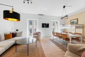 Le Botta, spacieux appartement famillial, centre ville de Menton, jardins Biovès, à 5 minutes de la mer