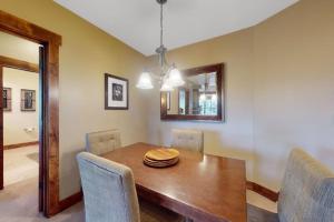 Luxury Ski-Inski-Out 1 Bedroom Condo At Crystal Peak Lodge At Peak 7