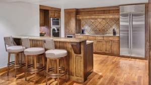 Luxe 3 Bedroom St Regis Residence Club Condo